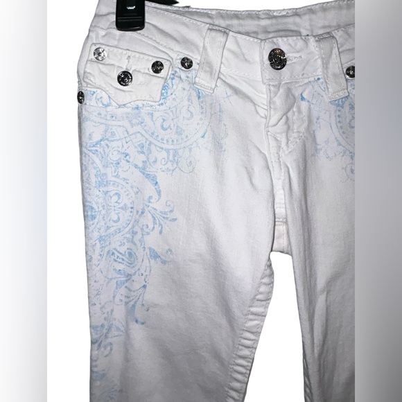 🔥TRUE RELIGION!! DESIGNER WHITE DENIM JEANS WITH BLUE DETAILING!! 🔥 - Picture 13 of 15